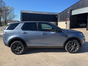 Used Land Rover Discovery Sport 2018 for sale - 77891375: Photo
