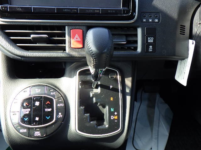 Used Toyota Voxy 2025 for sale - 77213428: Photo 11