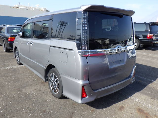 Used Toyota Voxy 2025 for sale - 77213428: Photo 2