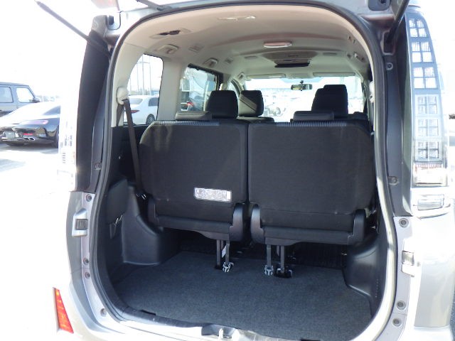 Used Toyota Voxy 2025 for sale - 77213428: Photo 4