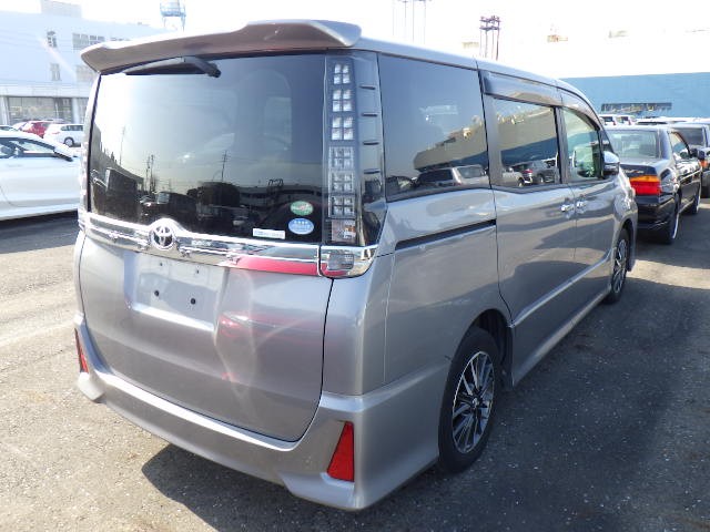 Used Toyota Voxy 2025 for sale - 77213428: Photo 5