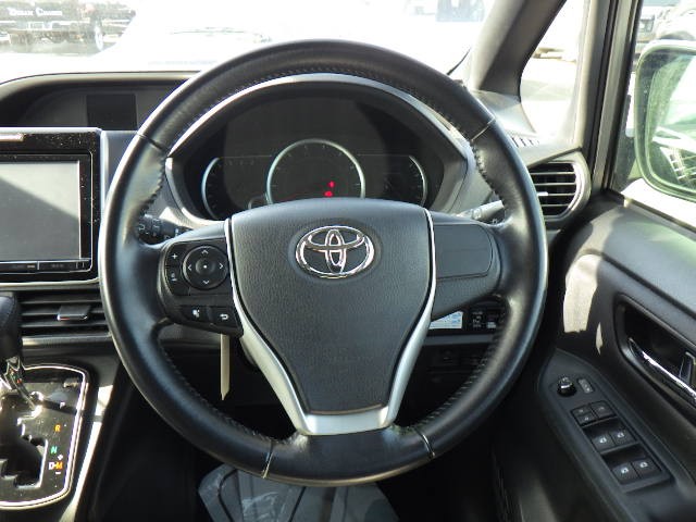 Used Toyota Voxy 2025 for sale - 77213428: Photo 9