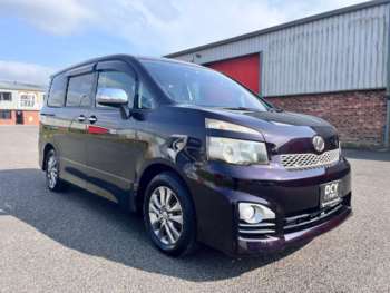 Used Toyota Voxy 2011 for sale - 74955568: Photo
