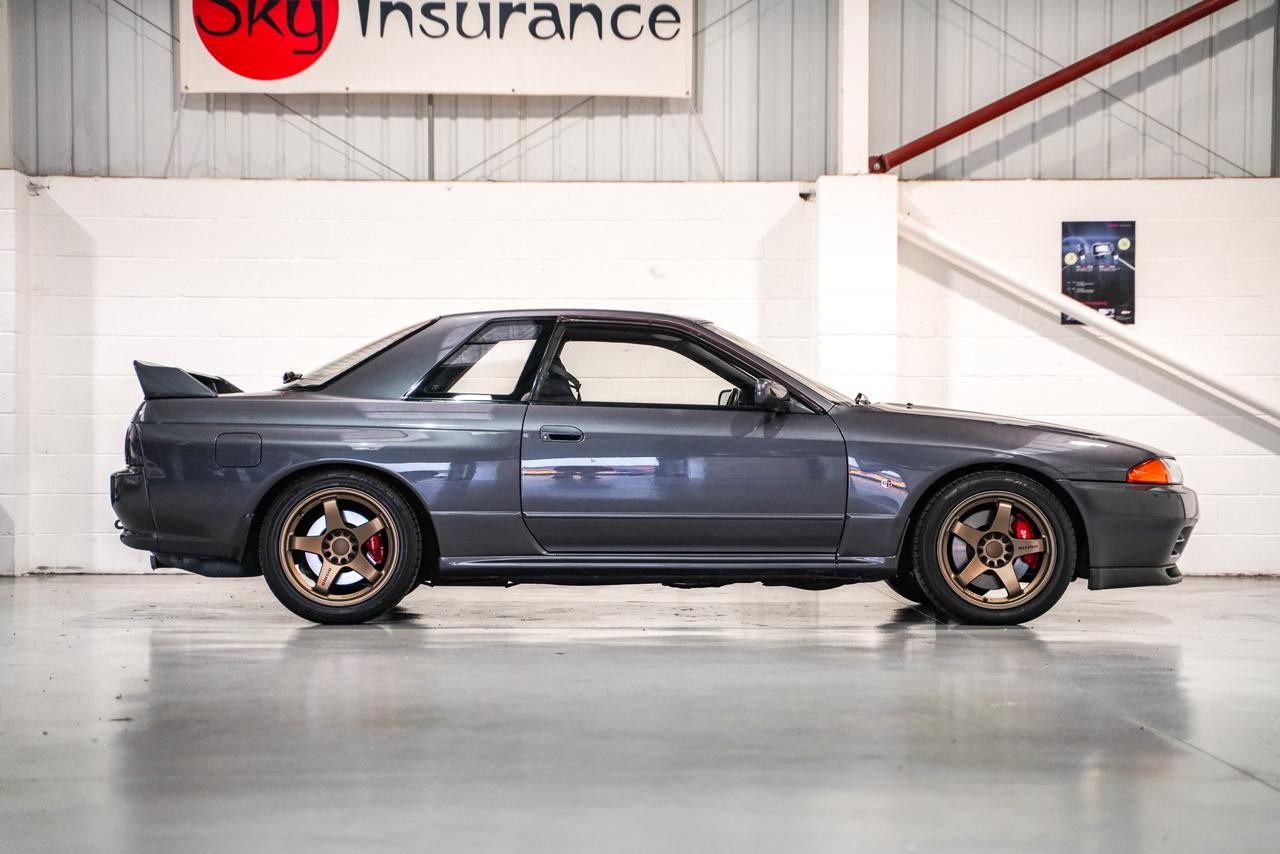 Used Nissan Skyline 1993 for sale - 76358115: Photo 1