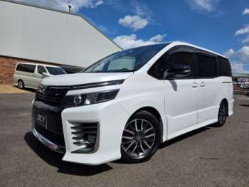 Used Toyota Voxy 2014 for sale - 74949819: Photo