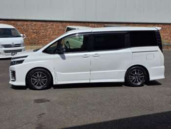 Used Toyota Voxy 2014 for sale - 74949819: Photo