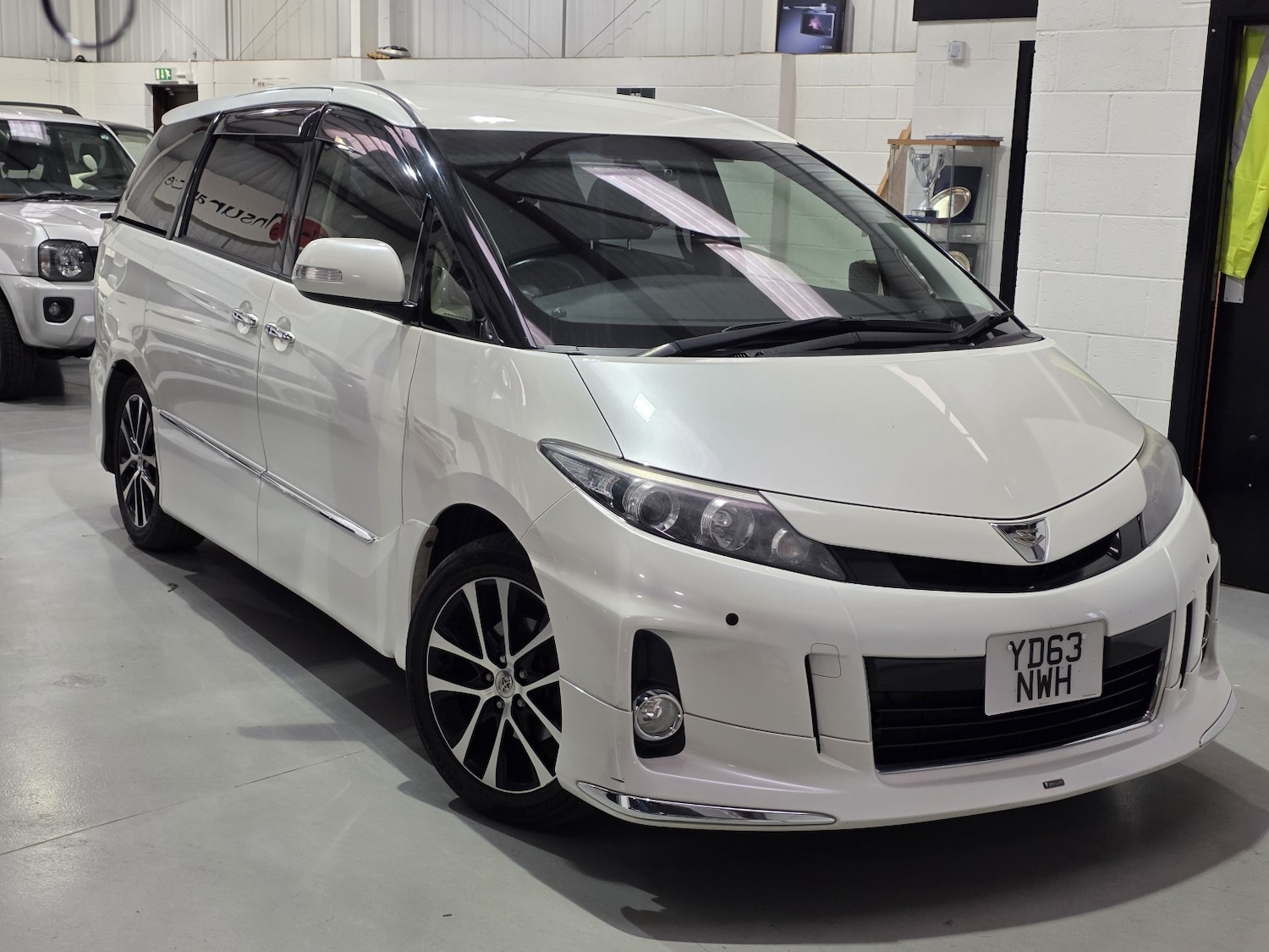 Used Toyota Estima 2022 for sale - 77954026: Photo 11