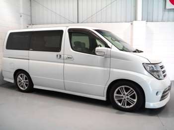Used Nissan Elgrand 2004 for sale - 74456139: Photo