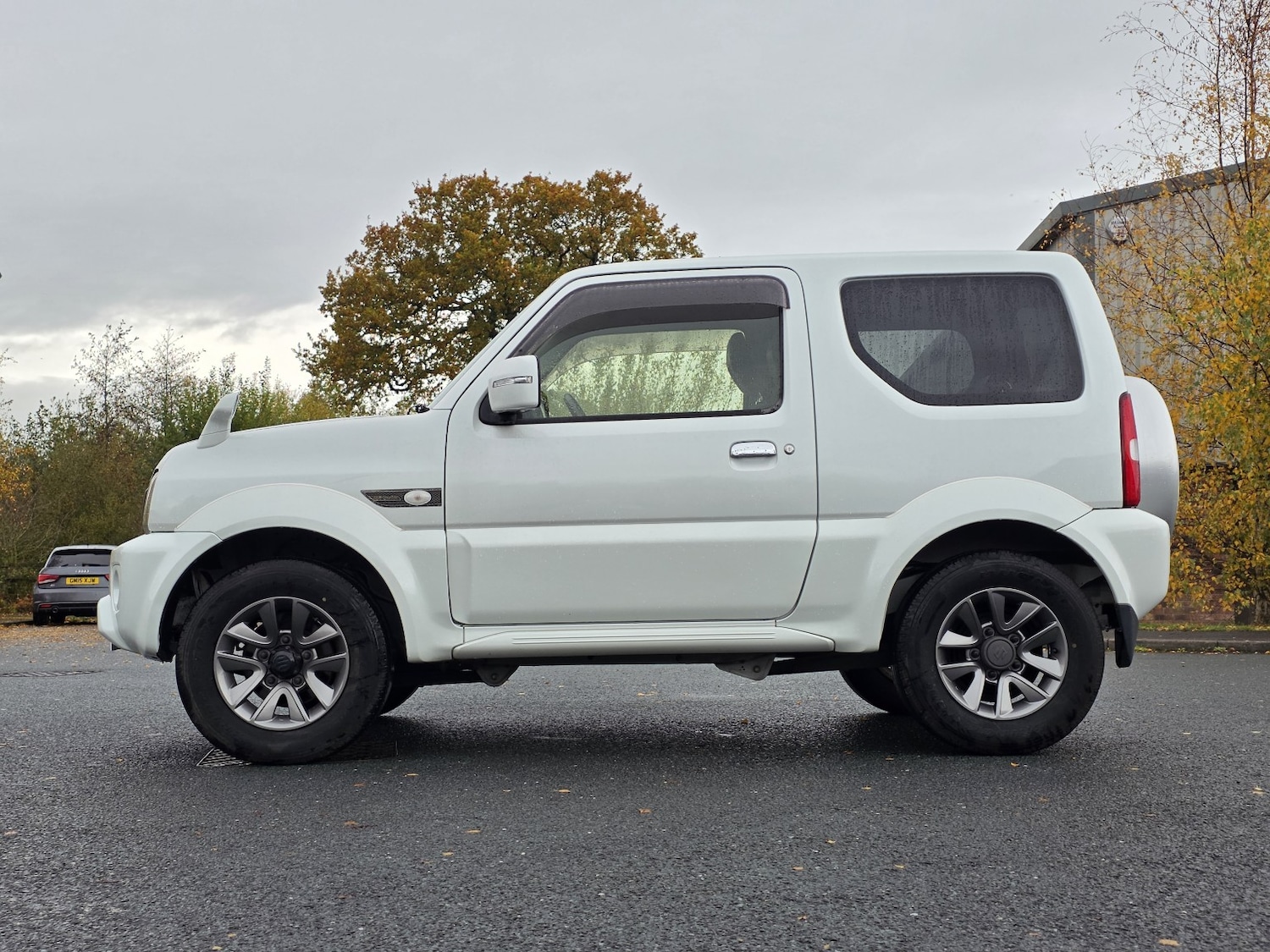 Used Suzuki Jimny for sale - 76559995: Photo 2