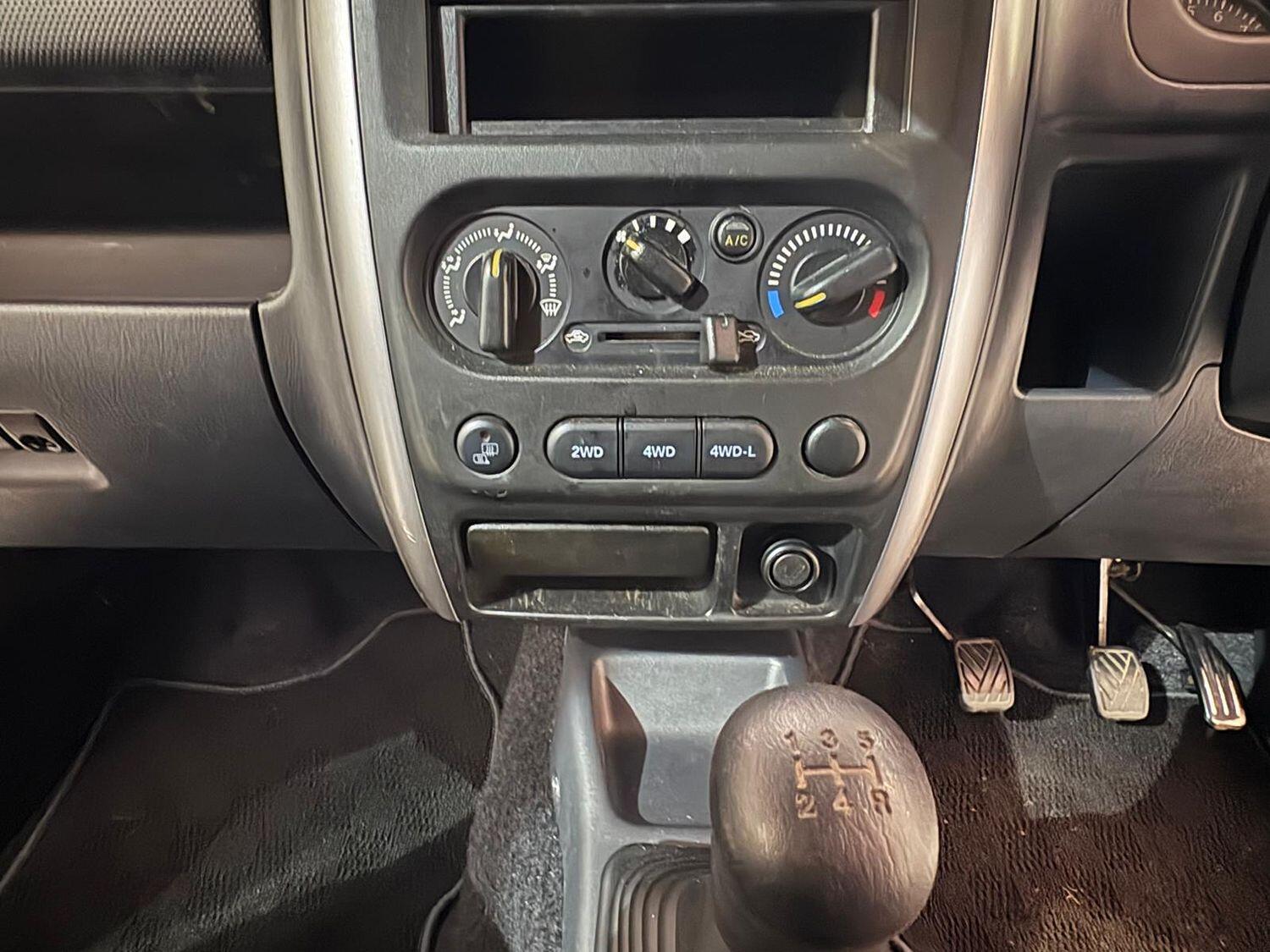 Used Suzuki Jimny 2013 for sale - 76794272: Photo 32