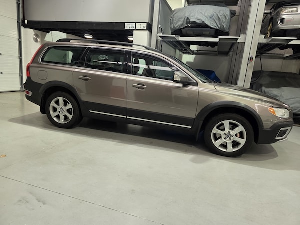 Used Volvo XC70 2009 for sale - 76164480: Photo 6