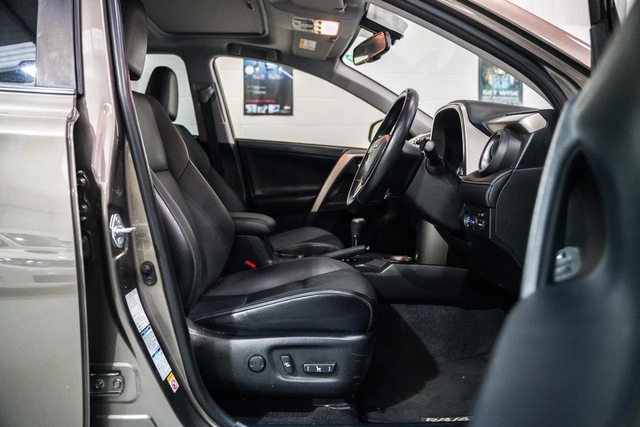 Used Toyota RAV4 2019 for sale - 77595238: Photo 18