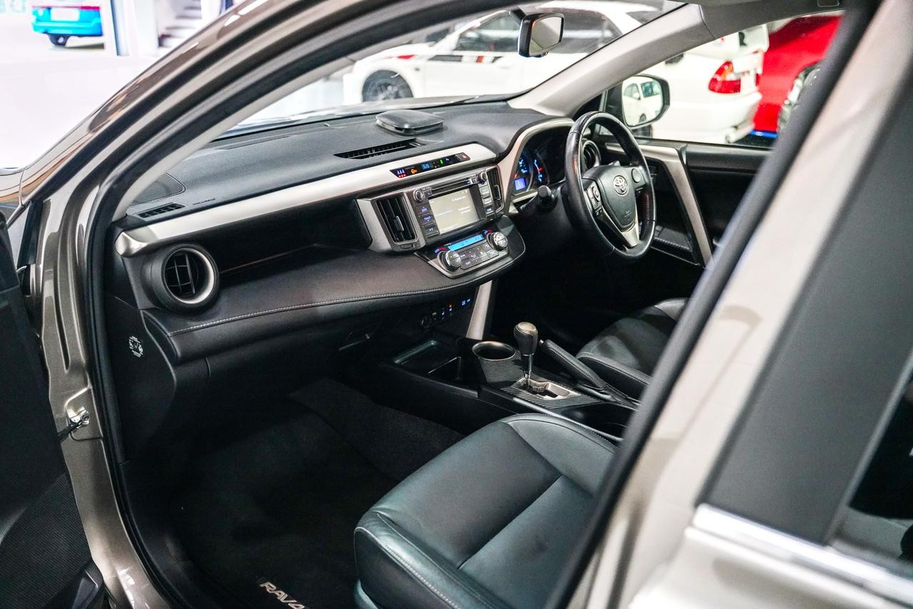 Used Toyota RAV4 2019 for sale - 77595238: Photo 27