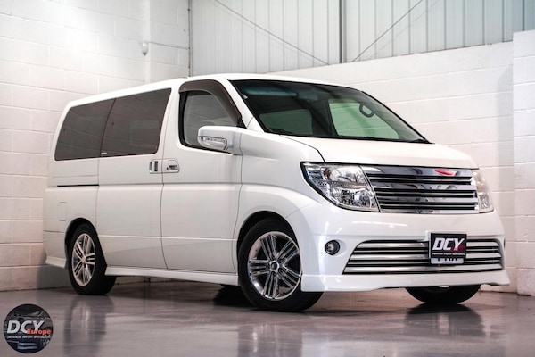 Used Nissan Elgrand 2004 for sale - 74949813: Photo 1