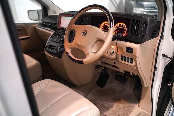 Used Nissan Elgrand 2004 for sale - 74949813: Photo 25