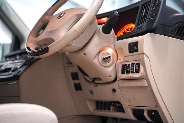 Used Nissan Elgrand 2004 for sale - 74949813: Photo 32