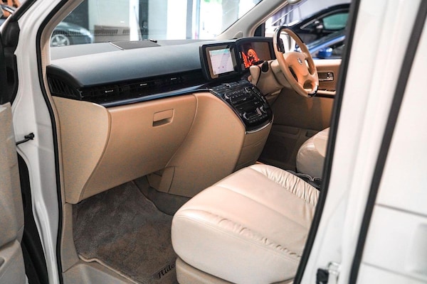 Used Nissan Elgrand 2004 for sale - 74949813: Photo 35