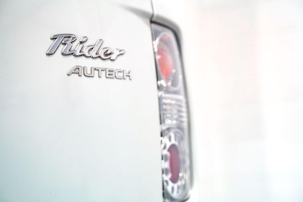 Used Nissan Elgrand 2004 for sale - 74949813: Photo 38