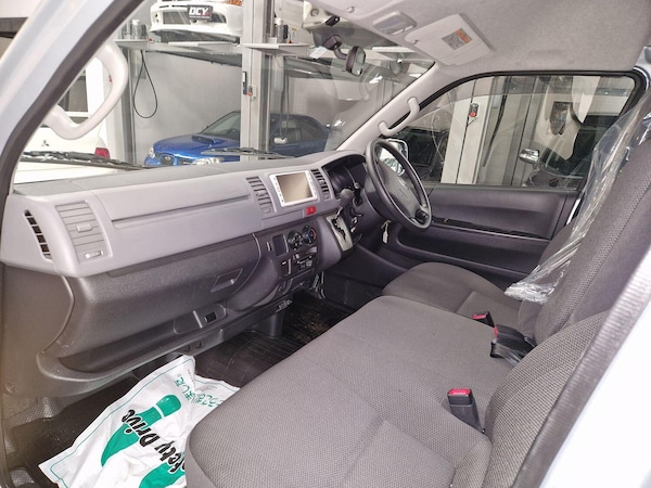 Used Toyota HiAce 2010 for sale - 74949832: Photo 9