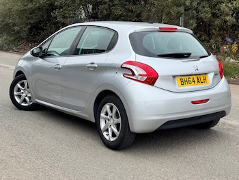 Used Peugeot 208 2014 for sale - 76455052: Photo