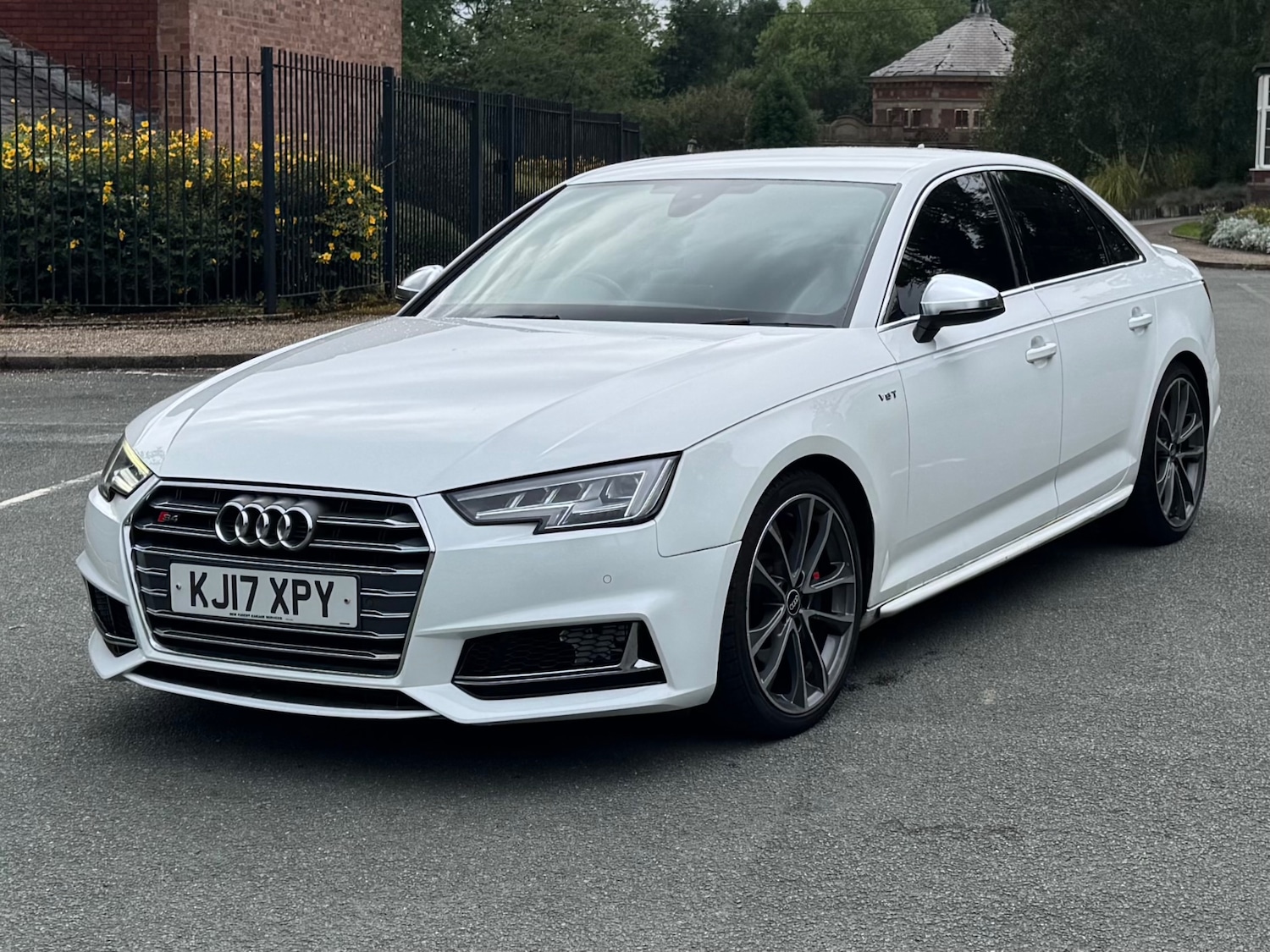 Used Audi A4 2017 for sale - 76428554: Photo 2