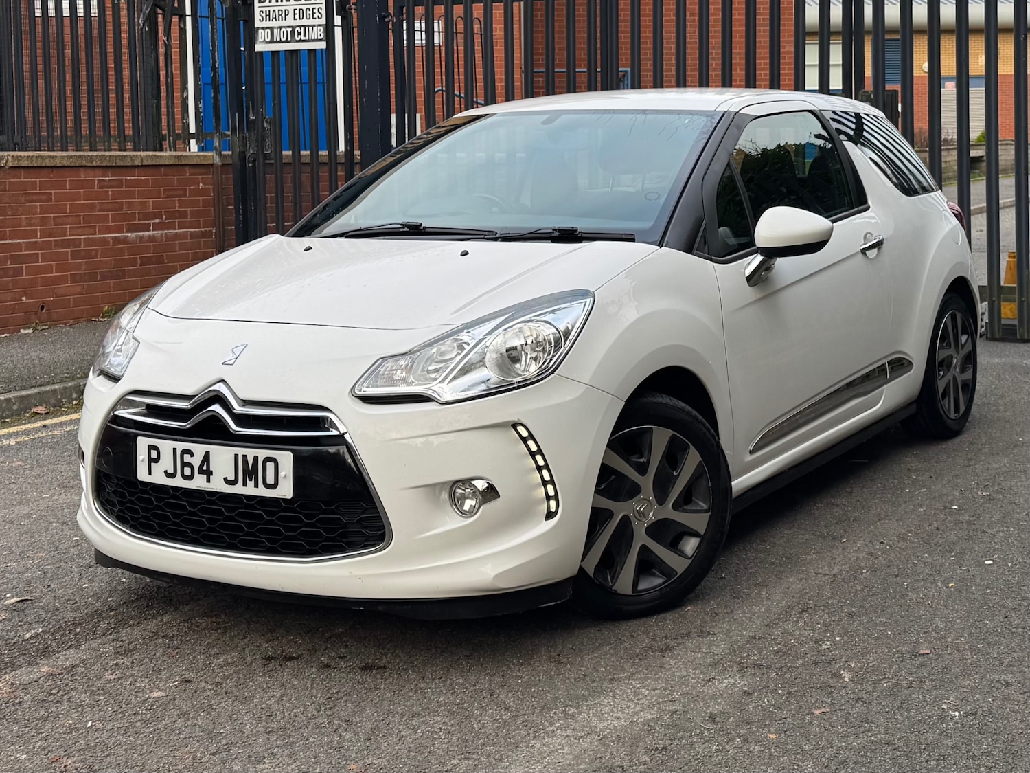 Used Citroen DS3 2014 for sale - 77069924: Photo 2