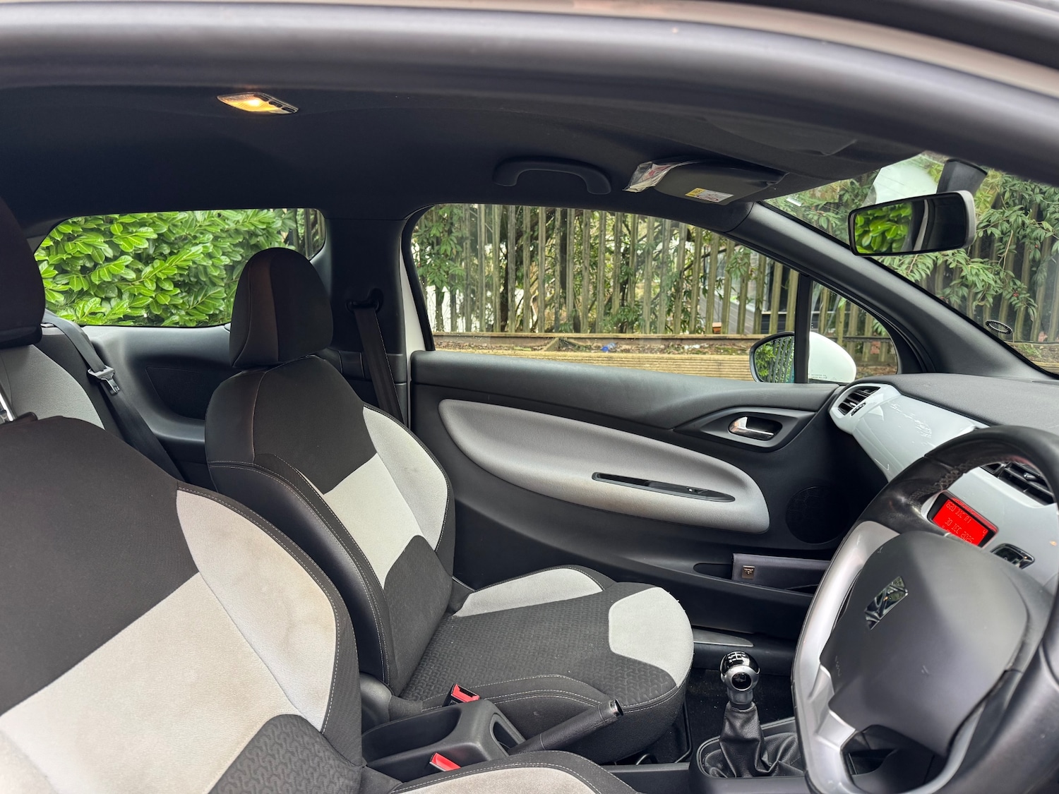 Used Citroen DS3 2014 for sale - 77069924: Photo 6