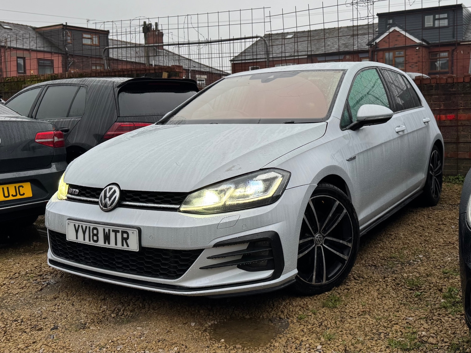 Used Volkswagen Golf 2018 for sale - 76664307: Photo 2