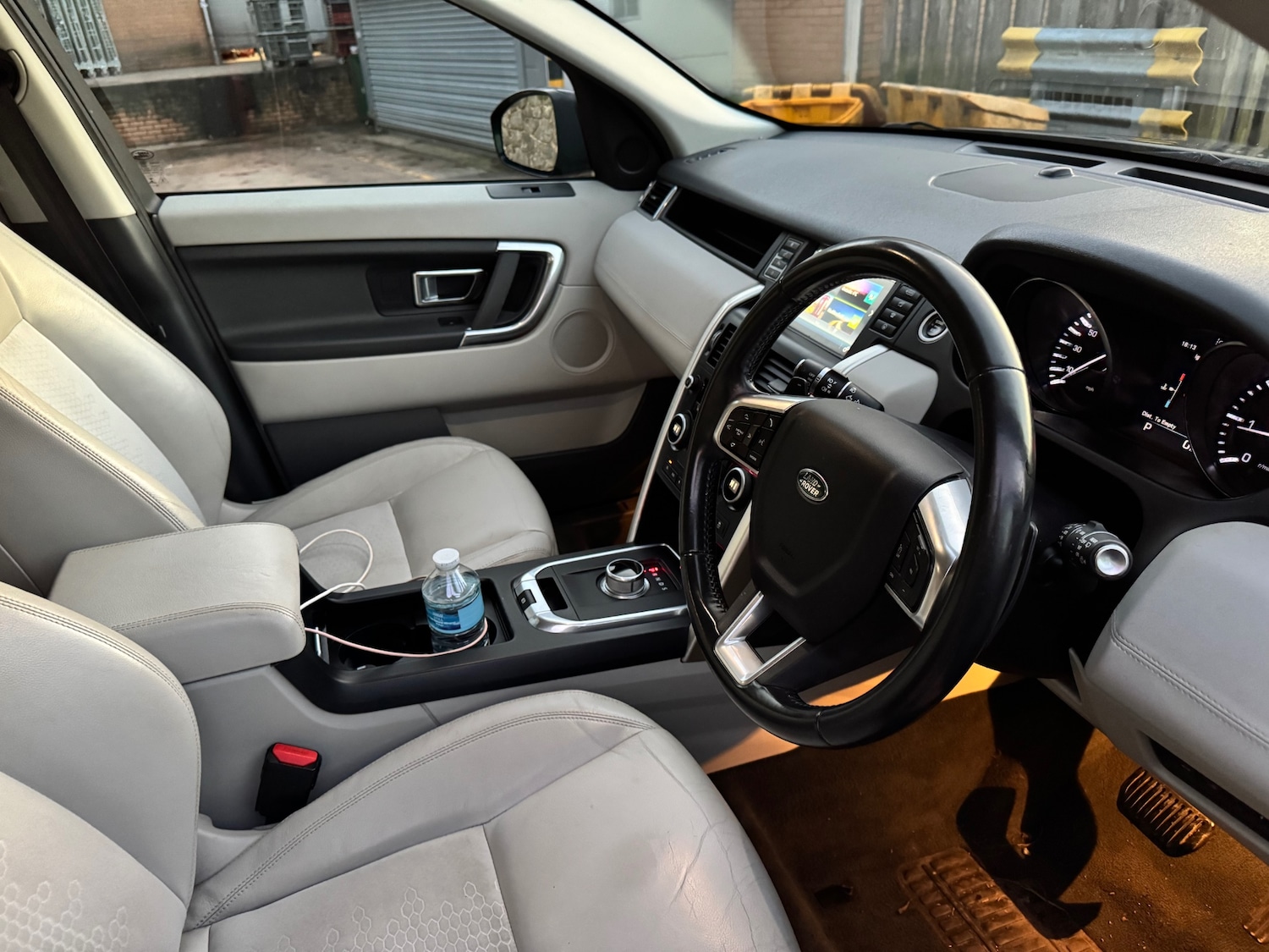 Used Land Rover Discovery Sport 2015 for sale - 76696628: Photo 5