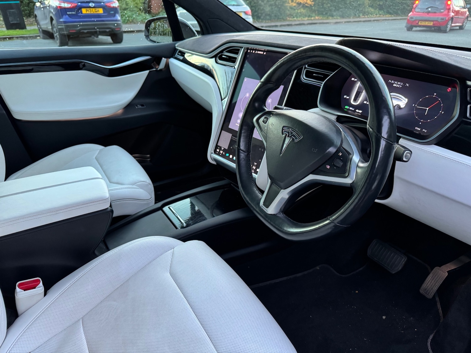 Used Tesla Model X 2017 for sale - 76594935: Photo 6