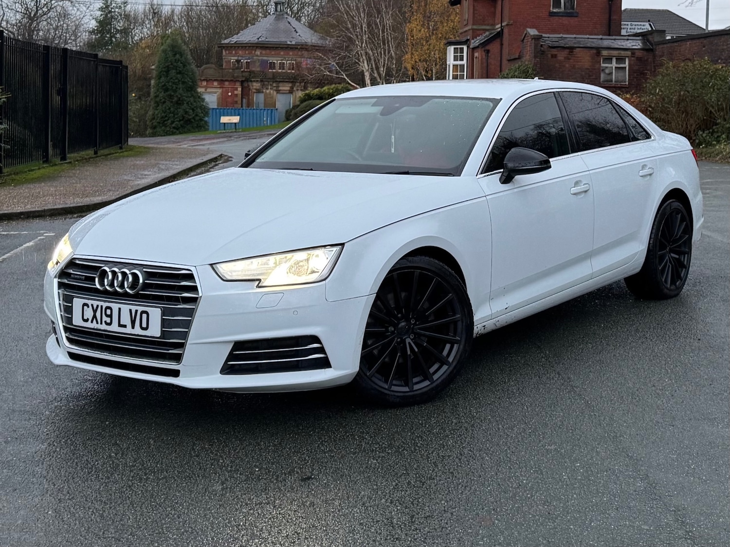 Used Audi A4 2019 for sale - 76618891: Photo 2