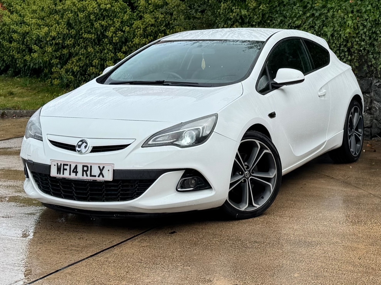 Used Vauxhall Astra GTC 2014 for sale - 76428774: Photo 2