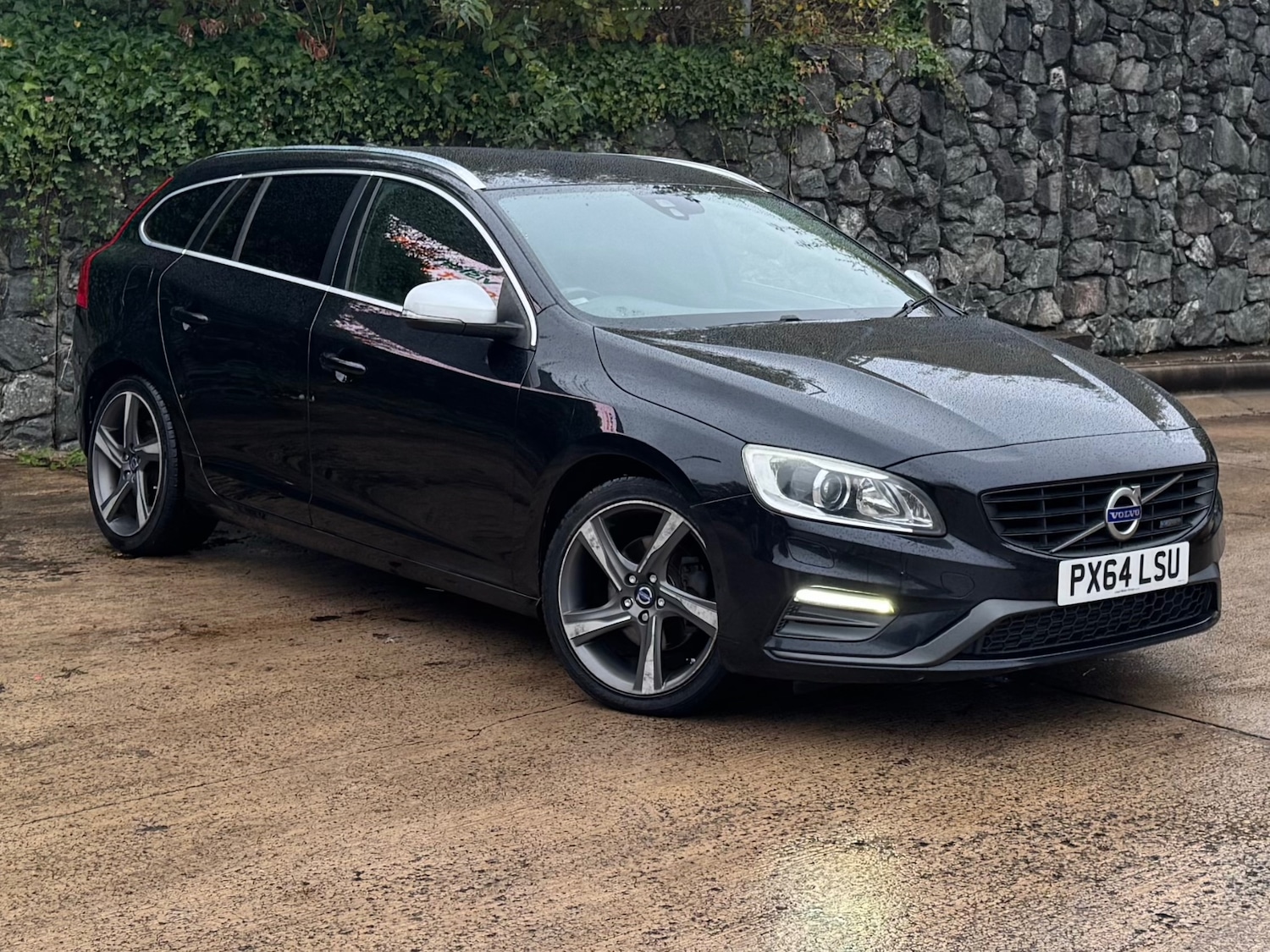 Used Volvo V60 2014 for sale - 76427862: Photo 1