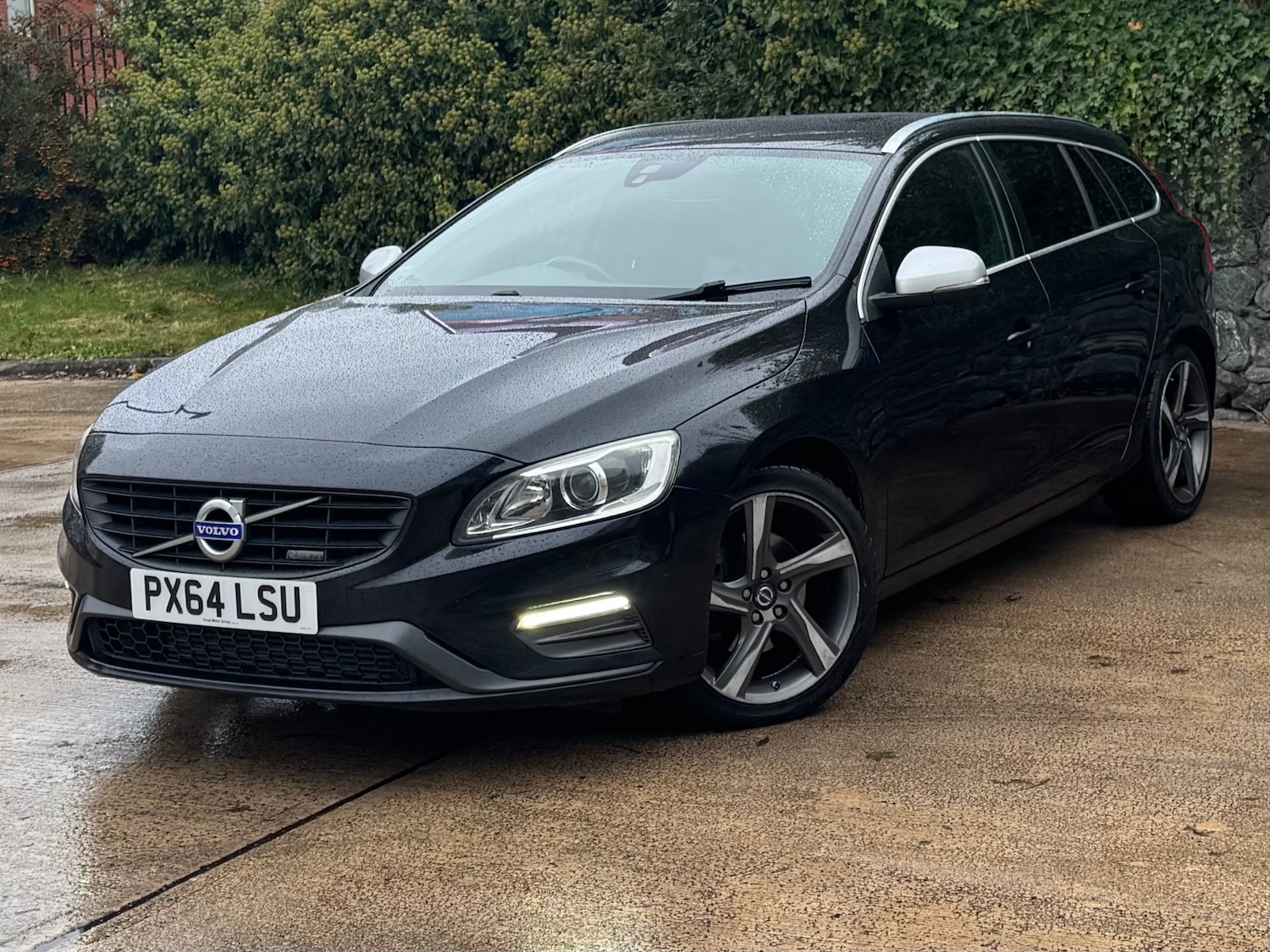 Used Volvo V60 2014 for sale - 76427862: Photo 3