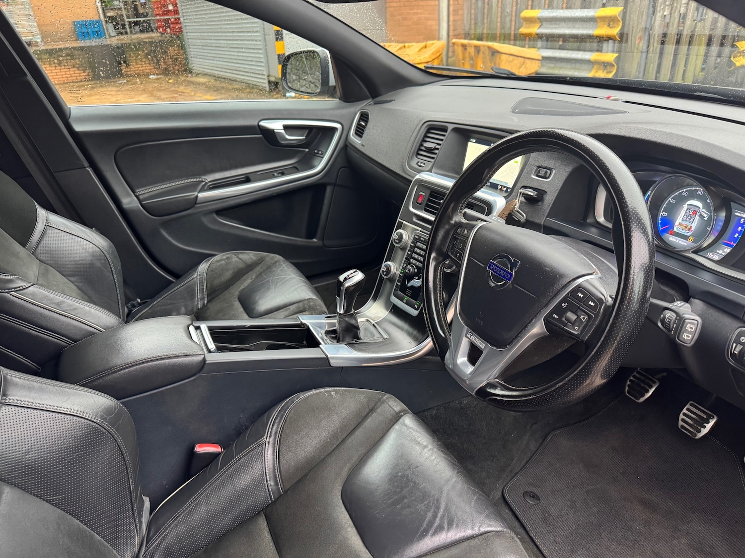 Used Volvo V60 2014 for sale - 76427862: Photo 6