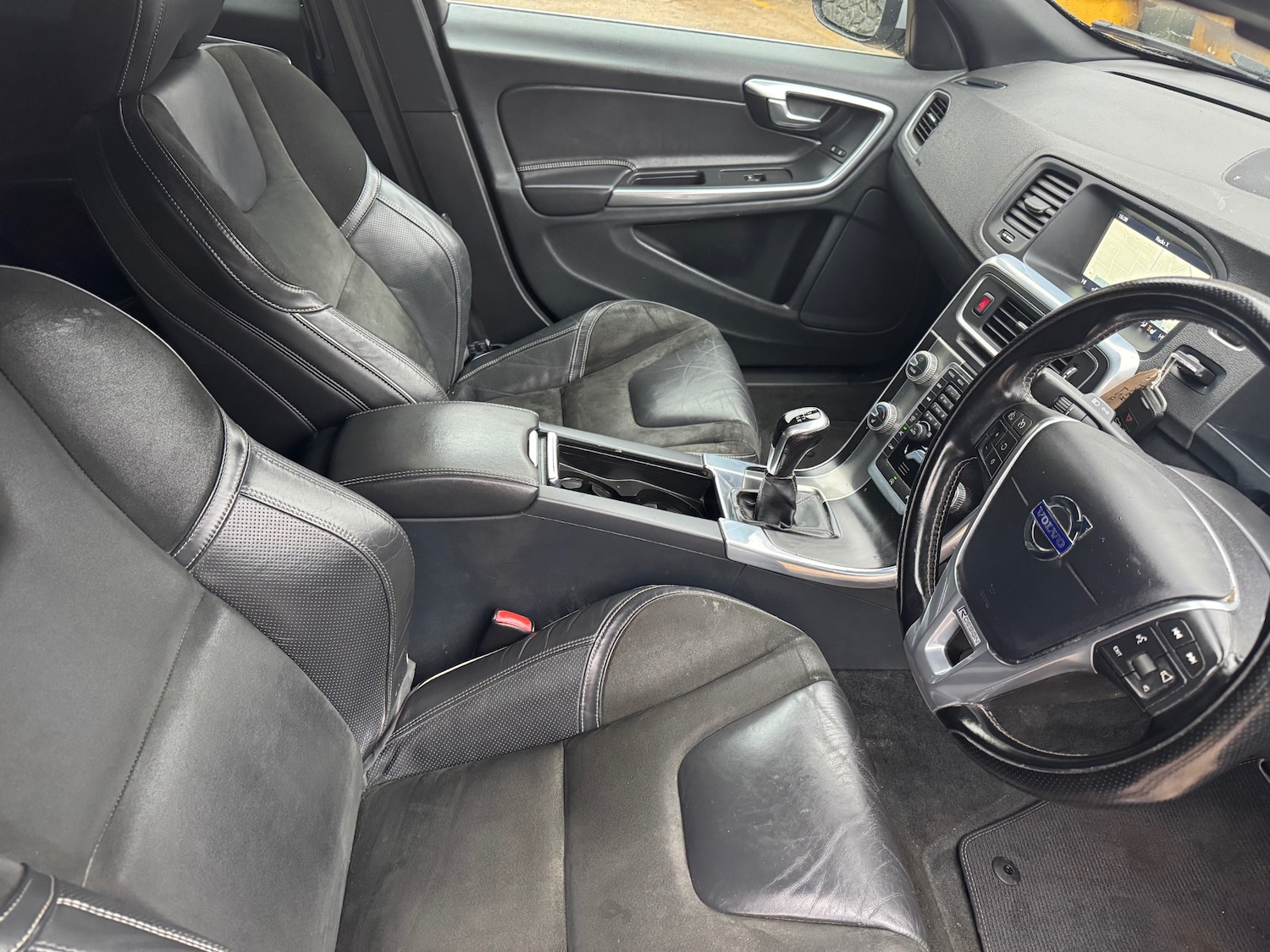 Used Volvo V60 2014 for sale - 76427862: Photo 8