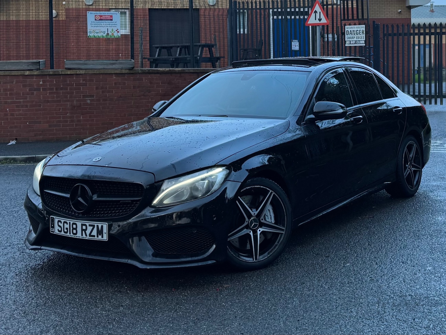 Used Mercedes-Benz C Class 2018 for sale - 77025581: Photo 2