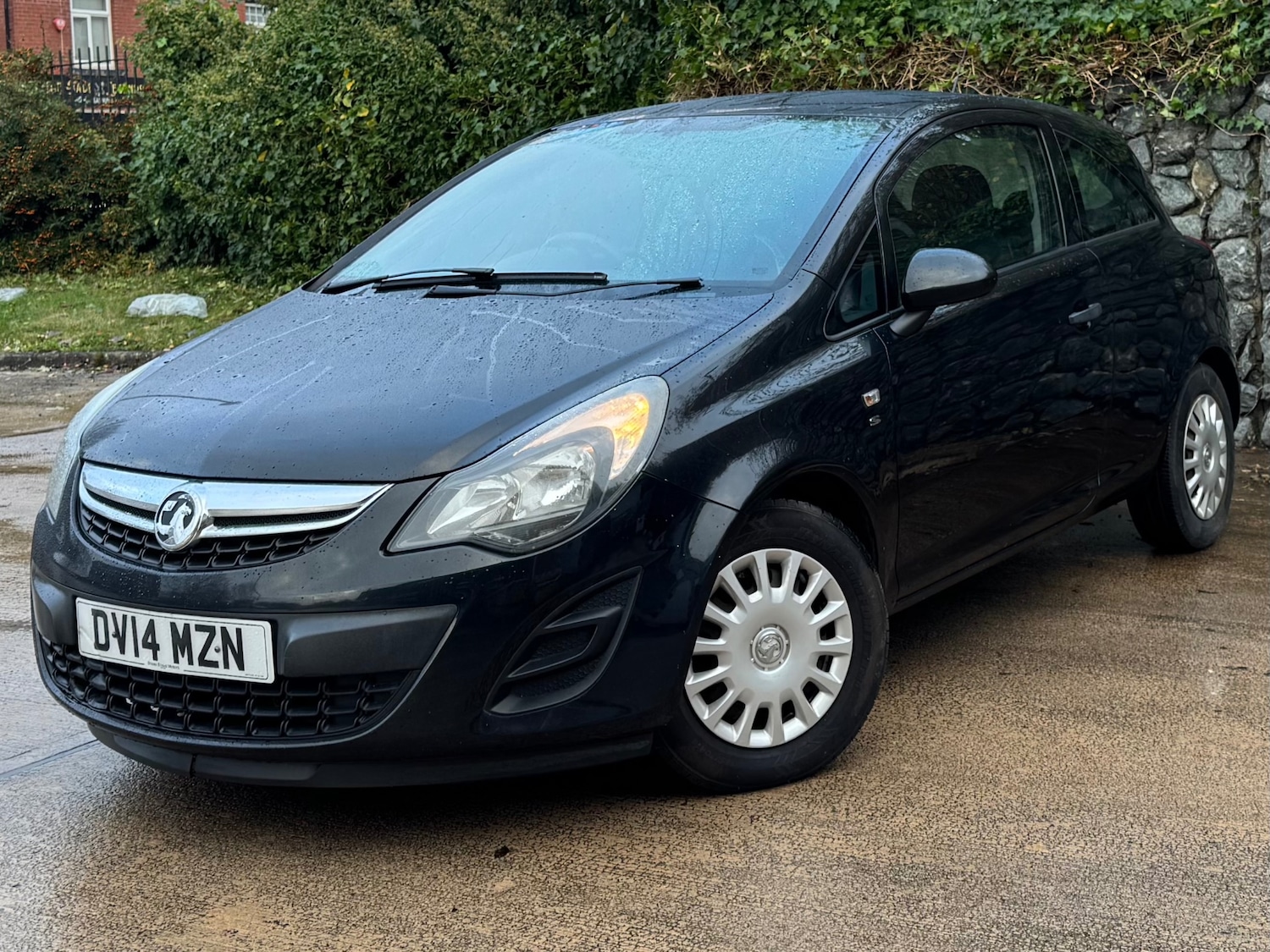 Used Vauxhall Corsa 2014 for sale - 76589203: Photo 2
