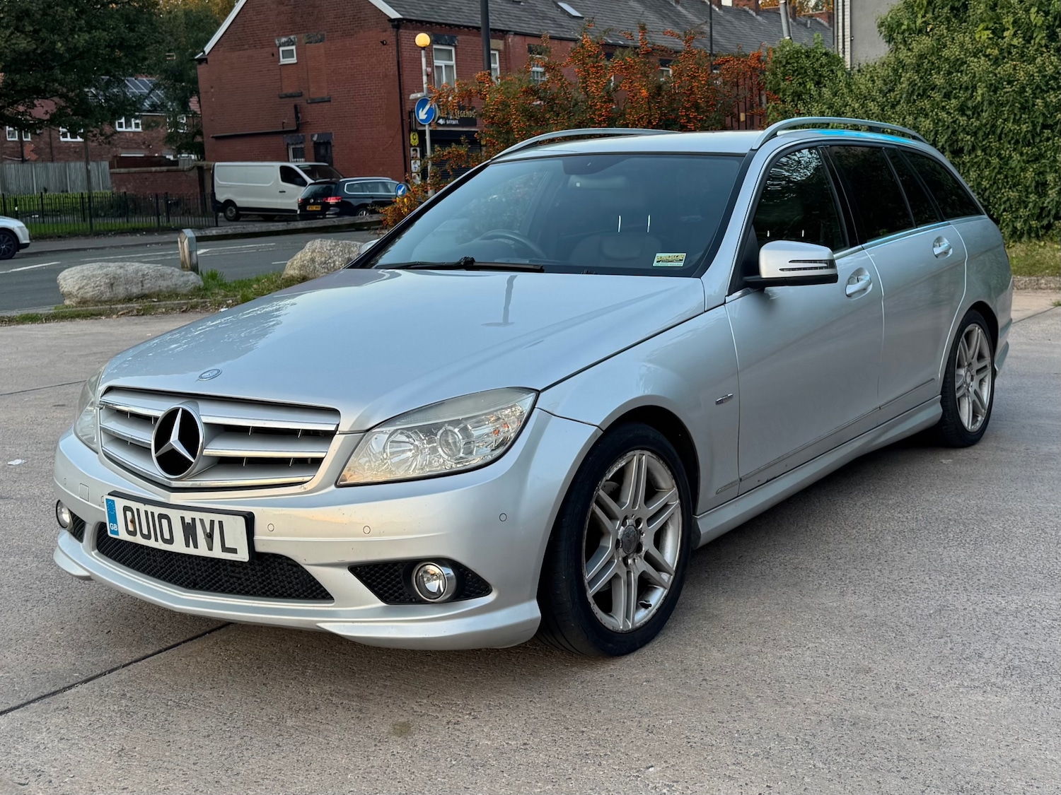 Used Mercedes-Benz C Class 2010 for sale - 76428779: Photo 2