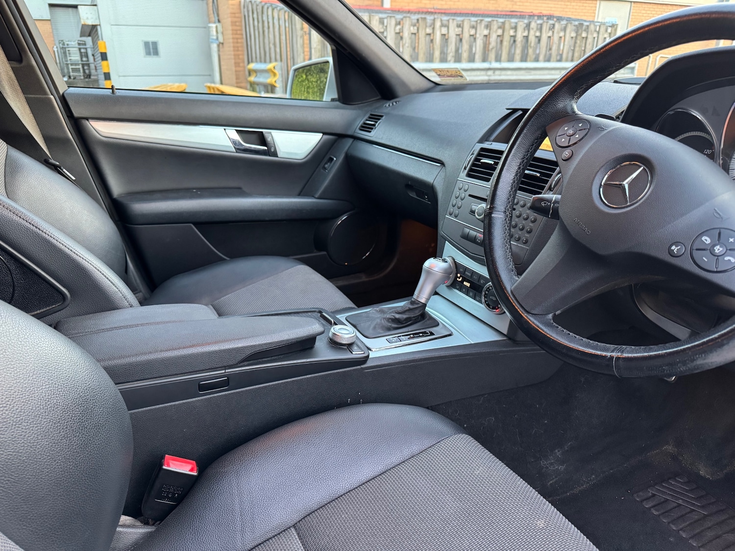 Used Mercedes-Benz C Class 2010 for sale - 76428779: Photo 5