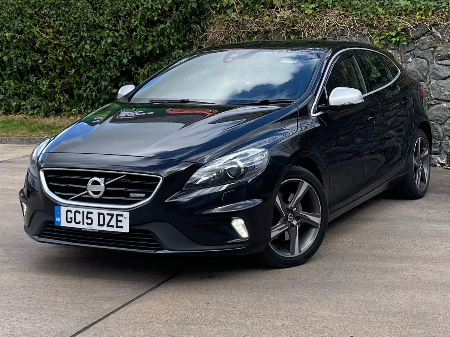 Used Volvo V40 2015 for sale - 78140055: Photo 2
