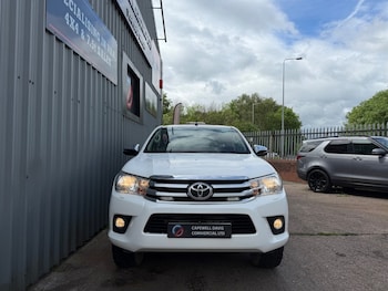 Used Toyota Hilux 2018 for sale - 78844597: Photo