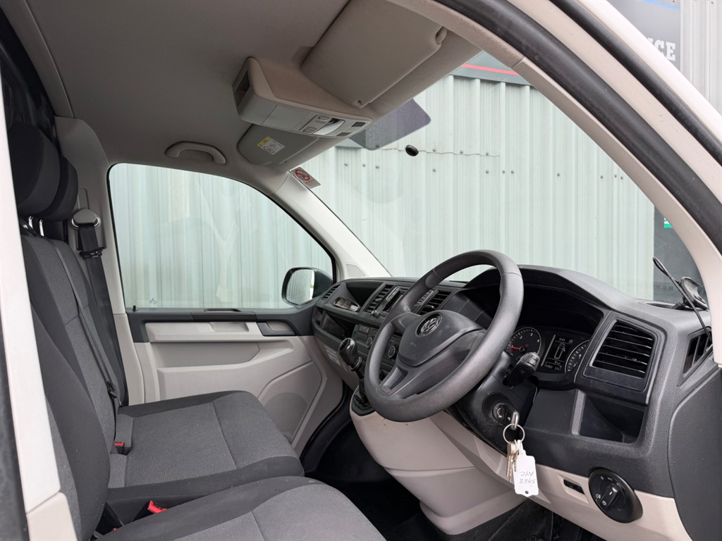 Used Volkswagen Transporter 2018 for sale - 78187239: Photo 10