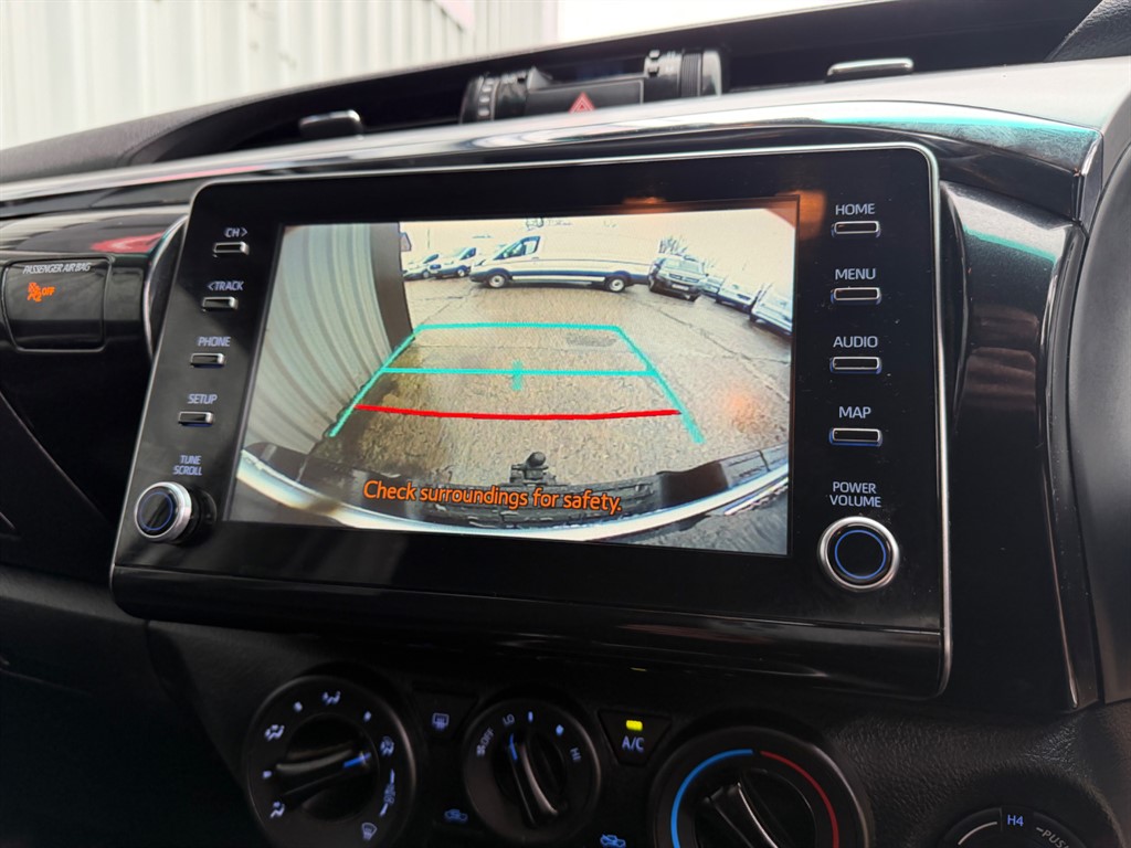 Used Toyota Hilux 2023 for sale - 77726489: Photo 12