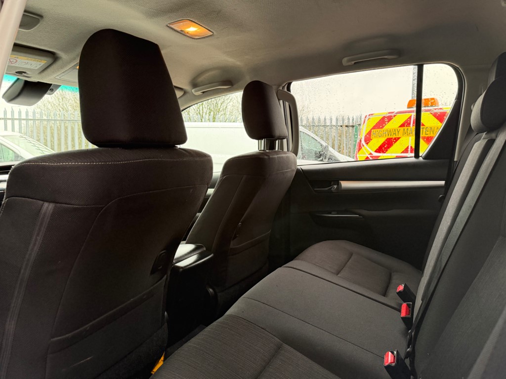 Used Toyota Hilux 2023 for sale - 77726489: Photo 13