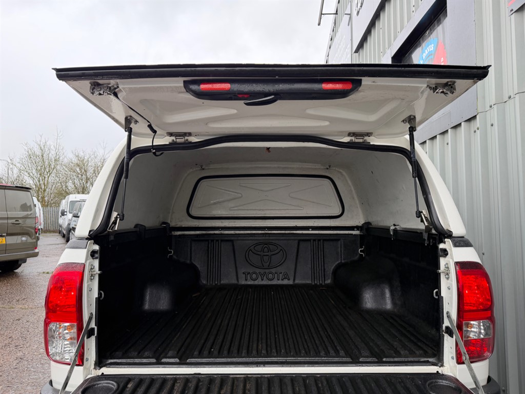 Used Toyota Hilux 2023 for sale - 77726489: Photo 14