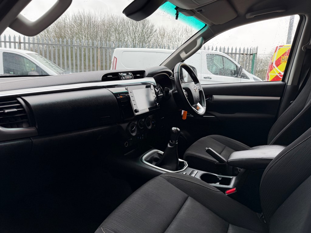 Used Toyota Hilux 2023 for sale - 77726489: Photo 9