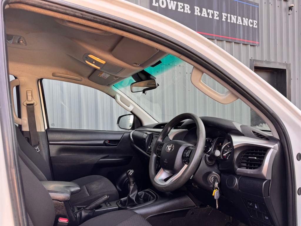 Used Toyota Hilux 2021 for sale - 76717645: Photo 11