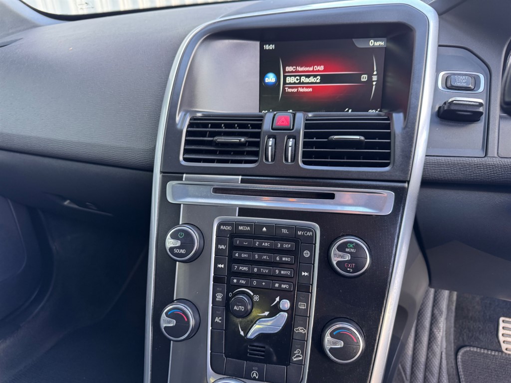 Used Volvo XC60 2015 for sale - 76221943: Photo 11