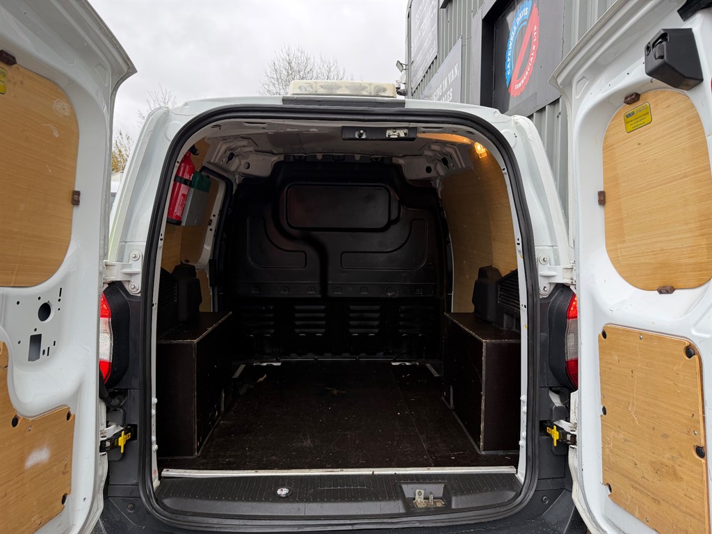 Used Ford Transit Courier 2018 for sale - 76901742: Photo 12